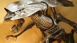 Neca Aliens Alien Queen Deluxe Action Figure