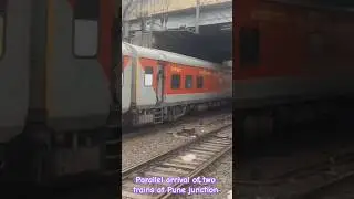 Parallel arrival at Pune junction #indianrailway #punejunction #solapur #wap7 #train #hutatmaexpress