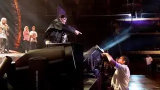 Prince Challenged Michael Jackson on Stage &mdash; What Their Duet Did Next Left 101,000 Fans Stunned! 