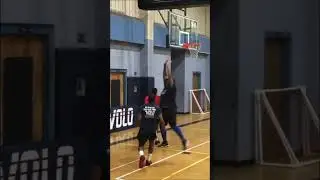 Crazy layup #trending #viral #youtubeshorts #youtube #basketball #sports #nba #contentcreator #fyp