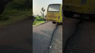 Jcb drive vs bus tochan 🔥💪😇😳💯🚜 #drive #shortsvideo #trendingvideo #jcbstunt #loader #driving