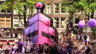 Amsterdam Pride 2022 Canal Parade / Botenparade: Gamestate & Aidsfonds