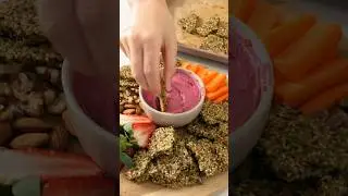 Homemade Healthy Pumpkin Seed Crackers #plantbasedrecipes