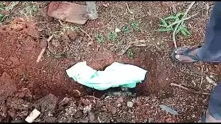 kubur jon kenzie karena udah buta dan mati karena mata nya meledak
