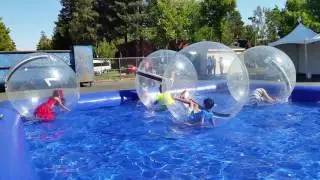 Aastha's Water Balloon Ride at 15th August Mela, 2016