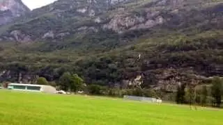 Pawel Trznadel flies MX3 prototype frame at 2015 Alpine Heli Smackdown