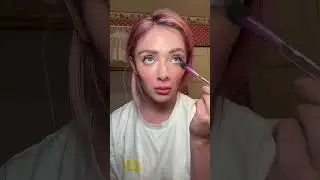 Using the Translucent Powder from Laura Mercier #makeup #makeuptips #translucentpowder