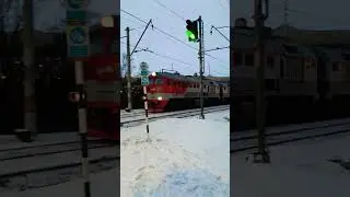 Загадочный железнодорожный состав из сдвоенного тепловоза и непонятного назначения вагона. Что это?