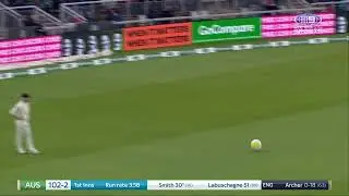 Steven Smith hits a beach ball for Four 😂🏖️