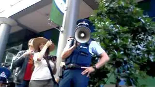 #occupyauckland police back down