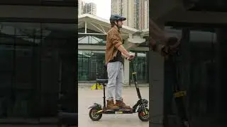 Seated vs. Standing? Which E-Scooter Ride Do You Prefer?