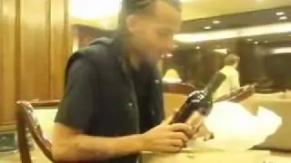 Arcangel Recibiendo Regalos De Su Fans Club En Chile