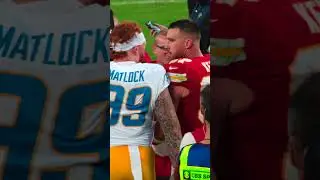 Travis Kelce handing out advice to rookies 🤩