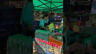 Only 20 Baht! 🥤 Fresh Sugarcane Juice in Mueang Det, Thailand | Thai Street Food