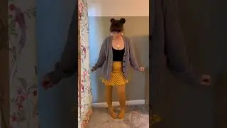 Girl in yellow tights yellow pantyhose nylon legs feet foots