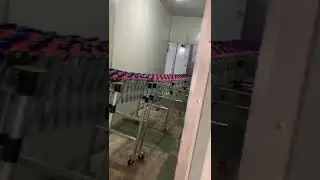 Gravity skate wheels telescopic conveyor