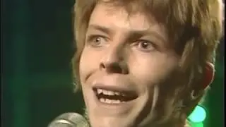 Answering david bowie related questions