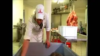 Herstellung von original S&uuml;dtiroler Speck - Bauernspeck aus der Metzgerei Gruber