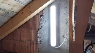 Installing a Lumak Pro 14W IP65 LED industrial light in the attic (from Hornbach)