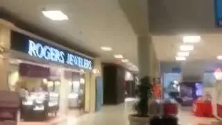 Добро пожаловать в торговый центр Dayton Mall &mdash; по-прежнему процветающий торговый центр (пятничны...