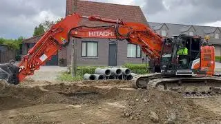 Nieuwe Hitachi ZX225 US-7 2P voor de firma Kristof Busschaert