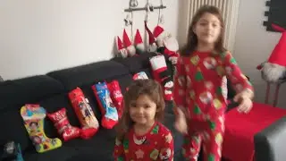 APRIAMO LE CALZE DELLA BEFANA E LA CALZA DEI ME CONTRO TE