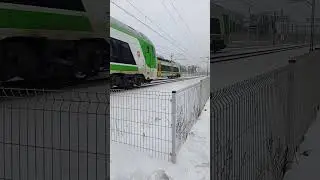 dwa pociągi przejechały obok siebie! (Wołomin) #train #pociagi #polska #fyp