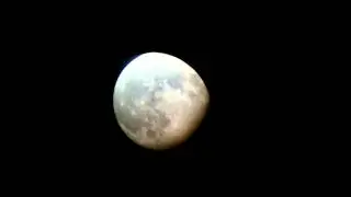 Something was flying across the moon 有東西飛過月亮