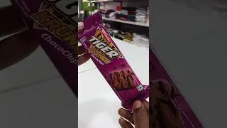 Britannia tiger crunch choco chips 🍪 #shorts #tiger #biscuit #india