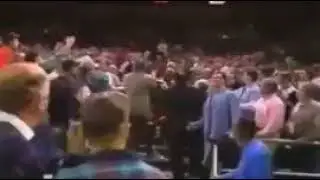 Houston Rockets Vernon Maxwell and Portland Blazers fan