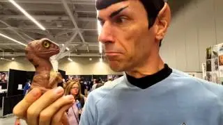Bob the Raptor - Wizard World Comic Con - Meets Star Wars R2-D2 Marvel's Agents of Shield Simmons
