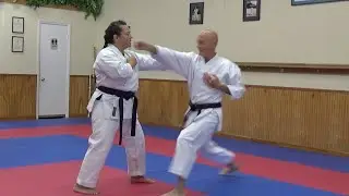 Uraken--the backfist-- 2 ways to use it