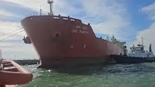 See the Skill Required to Dock a Mega Tanker