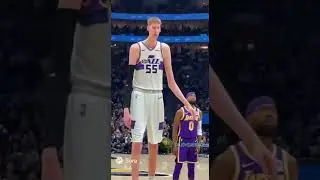 They Let an 8&rsquo;11&rdquo; Giant Play in the NBA