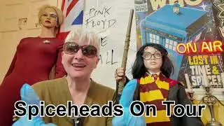 Приглашенная звезда Spiceheads Бобби, аутист, охотится за привидениями в отеле Adelphi Hotel стои...