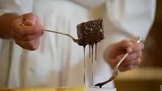 How to make a traditional Aussie Lamington!
