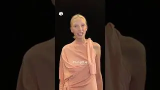 The WEIRDEST gift Alex Consani received #milanfashionweek #shorts