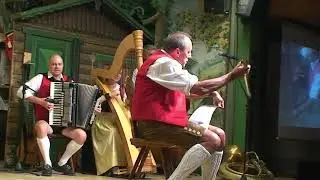 Song played by the Gundolf Family on the singing saw