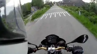 Motorrijden op de dijken in de Betuwe