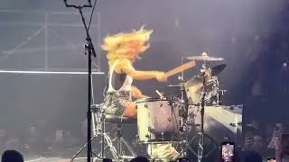Carrie Underwood On Drums