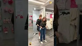Mother and daughter prank 😂 #funnyshorts #funny #prank #shorts #shortvideo #mother #daughter #fyp