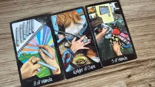 “Szeretne feléd közeledni, hogy jobb kedvre derítsen.” KÜLÖNLEGES ÜZENET-TAROT