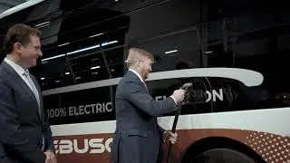 His Majesty the King opens factory hall Deurne