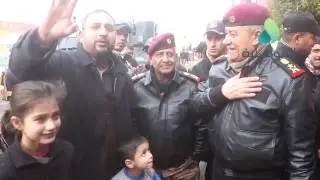 الموصلية تتجول في حي البريد برفقة الفريق الركن عبد الغني الاسدي وتنقل مناشدات الاهالي بتوفير الخدمات