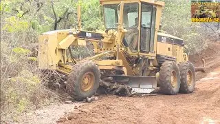 Patrola 140H na ladeira /Motoniveladora caterpillar Grader niveleuse motoconformadora