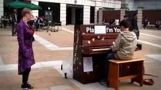 Gilly Spencer Plays Street Piano :: Paternoster Square