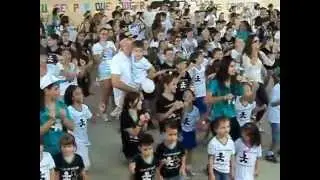 Zumba anima pais, alunos e funcion&aacute;rios da Coopeducar