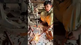 Wow amazing iron cutting by Pakistani little boy and gas cutter machine #shorts #gascutter