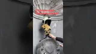 Писающего мальчика в Брюсселе одели в костюм пожарного #брюссель #писающиймальчик #mannekenpis