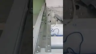 Монтаж стекляных дверей холодильных витрин Freor 1